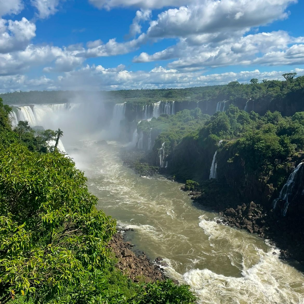 Iguazú from the upper trail, photographed by Si and Beth