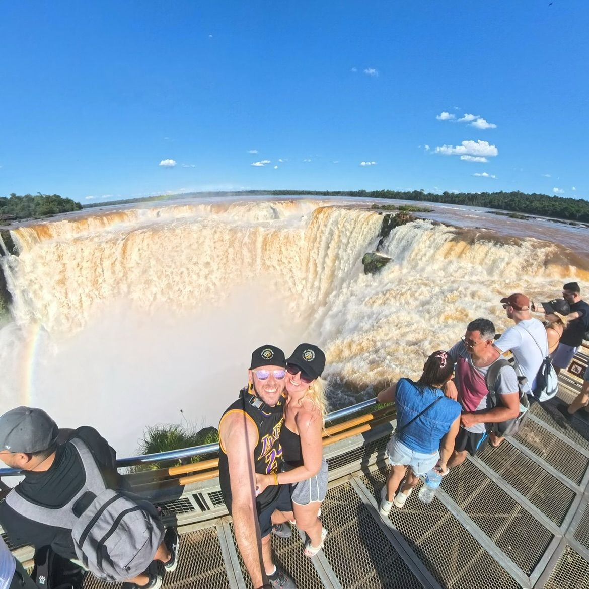 The walkway over the Devil's Throat, photographed by Si and Beth