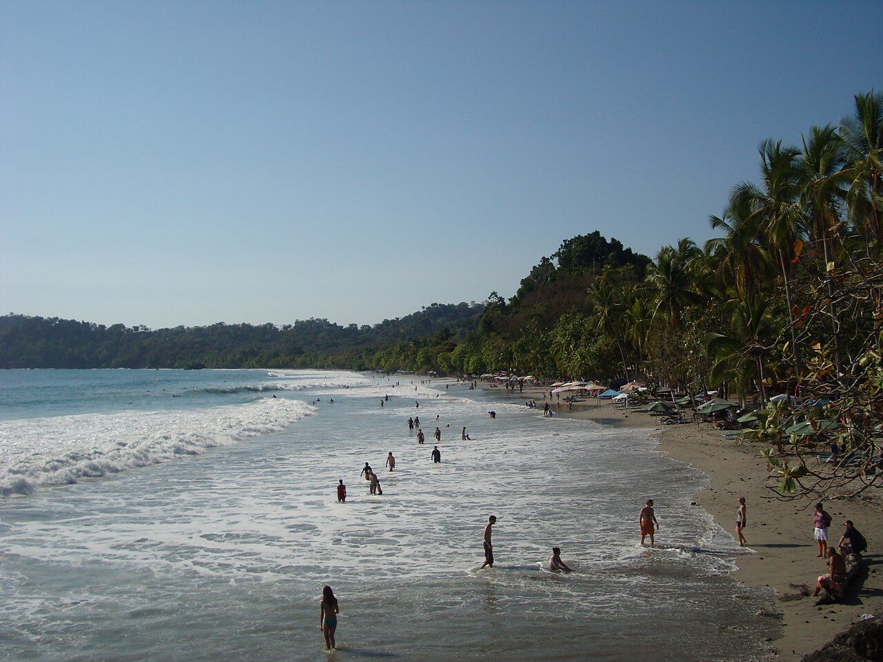 The main beach at Maneul Antonio National Park