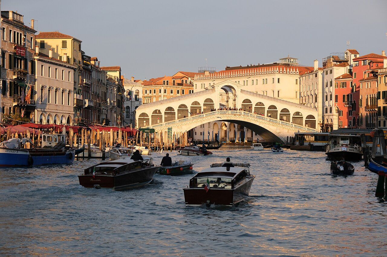 Ponte di Rialto, Venice.