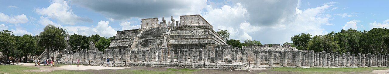 Temple of Warriors in Chichén Itzá, Mexico.
