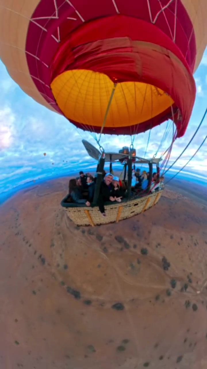 A dawn balloon flight near Marrakech, photographed by Si and Beth