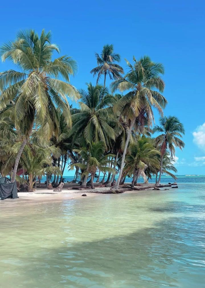 The San Blas islands, photographed by Si and Beth