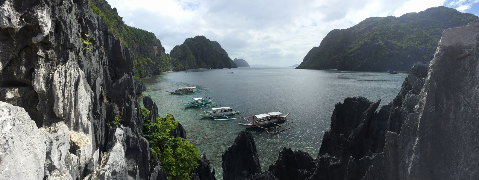 Limestone islands at El Nido, photographed by Si and Beth