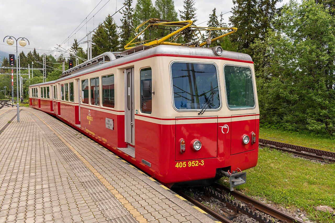 Rack electric multiple unit of SK Class 405.95 at station Štrbské Pleso