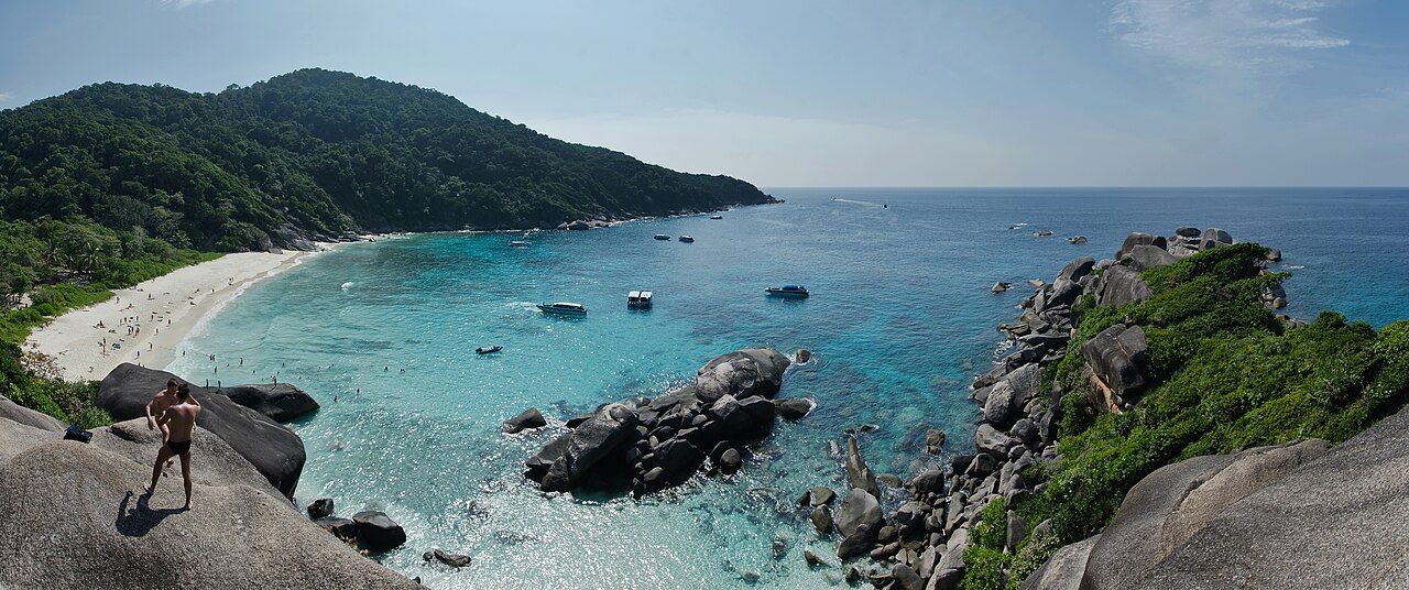 Panorama from Ko Similan over the „Ao Kuerk“ bay, Similan-Island, Thailand