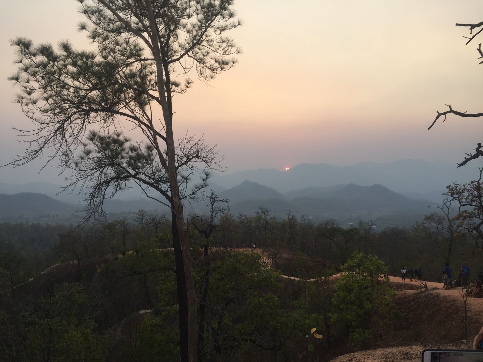 Sunset over the hills at Pai, photographed by Si and Beth