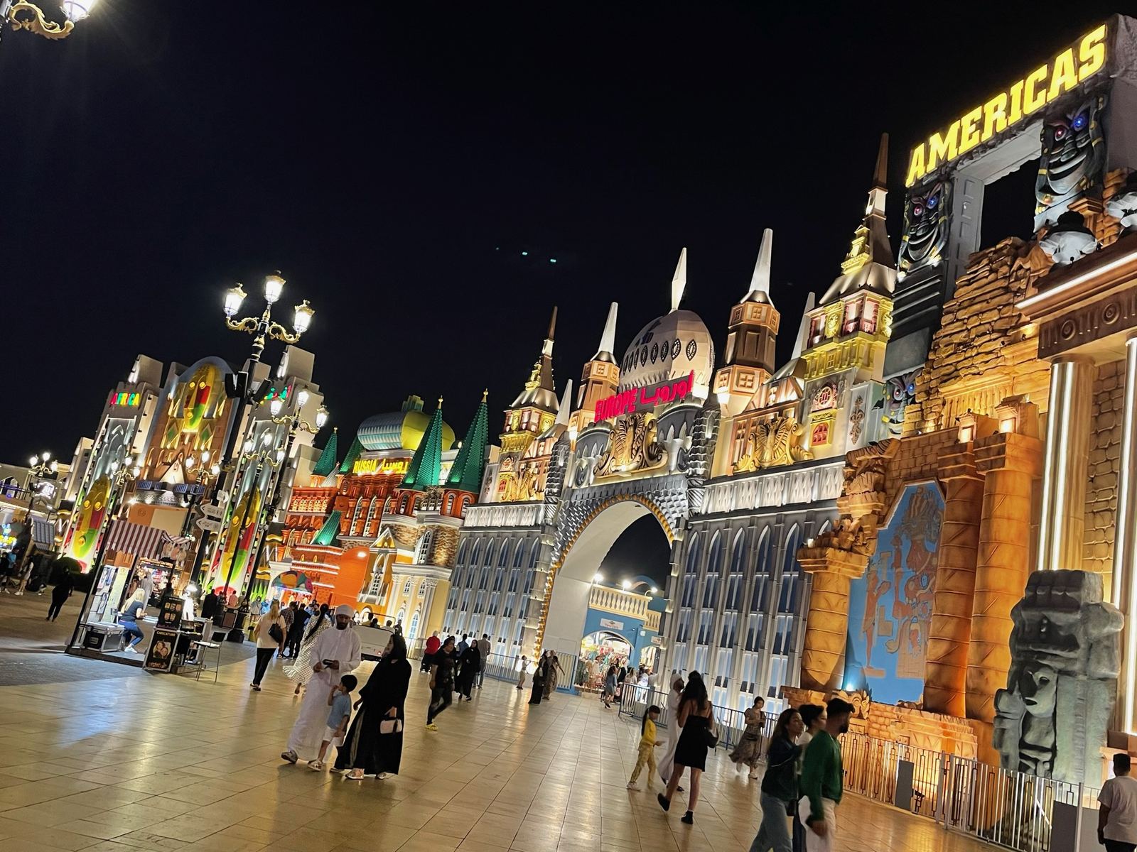 Dubai, photographed by Si and Beth